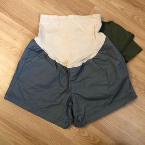 Old Navy Grey Maternity Shorts 💙